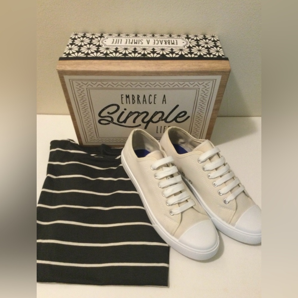 Cream and White Sneakers with Striped T-Shirt
Bundle